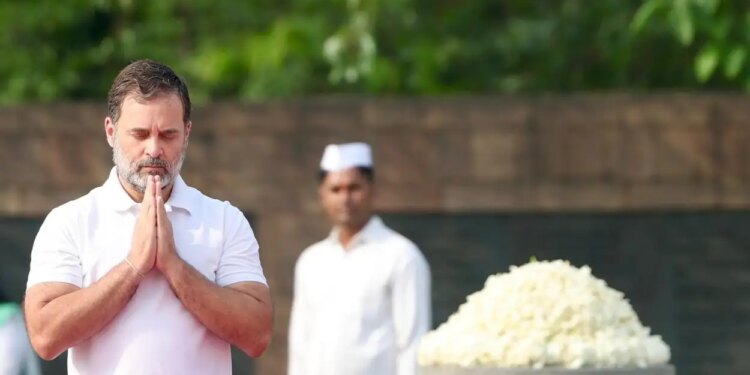 After the death of Rajiv Gandhi, this Bollywood superstar had given support to the Gandhi family, see in the viral video who is this superstar?