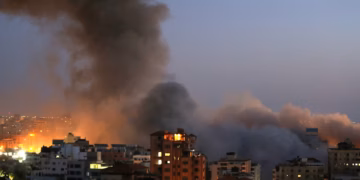 AirStrike started again. War starts again between Israel and Hamas. Palestine areas affected