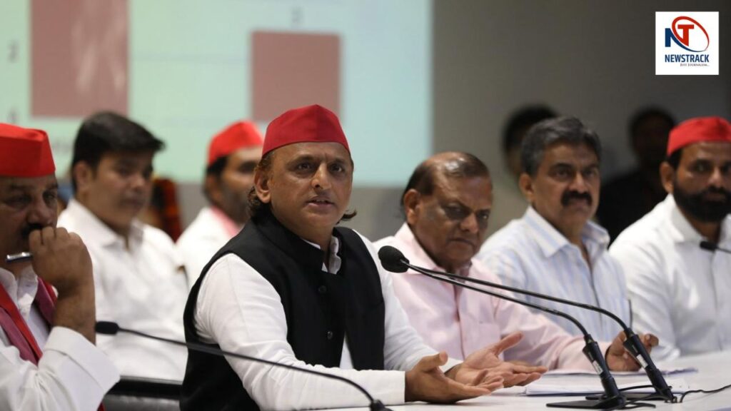 Akhilesh Yadav Slams BJP in Lucknow. Akhilesh Yadav Press Conference|UP Politics| AkhileshvsMayawati Lucknow News: Akhilesh Yadav's press conference in Lucknow, big statement given on the death anniversary of Kanshi Ram. News Track in Hindi