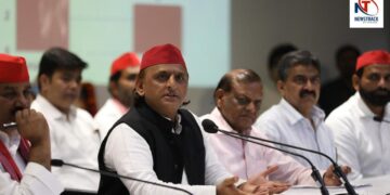 Akhilesh Yadav Slams BJP in Lucknow. Akhilesh Yadav Press Conference|UP Politics| AkhileshvsMayawati Lucknow News: Akhilesh Yadav's press conference in Lucknow, big statement given on the death anniversary of Kanshi Ram. News Track in Hindi