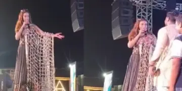 Akshara Singh, angry with the offer of porn songs, the class of organizer set up from the stage itself