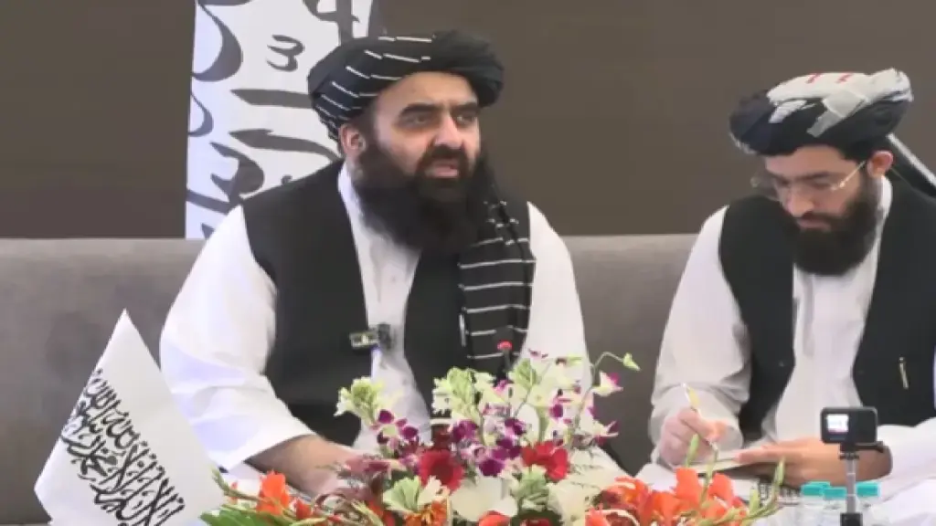 Amir Khan Muttaqi On Rights Of Women: Afghanistan Foreign Minister Amir Khan Muttaqi clarified on not inviting women journalists to the second press conference of Afghanistan Foreign Minister Muttaqi. press conference