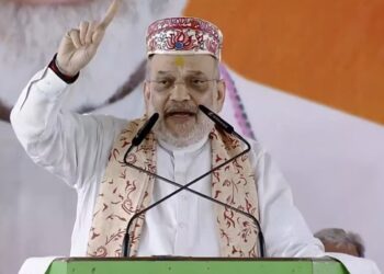 Amit Shah Campaigns for Maithili Thakur in Darbhang. Challenges Lalu Yadav Bihar Election 2025 Amit Shah reached Darbhanga land to ask for votes for Maithili Thakur! Gave open challenge to Lalu Yadav. News Track in Hindi