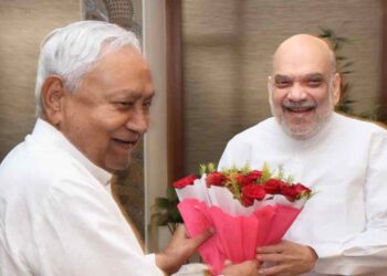 Amit Shah Meets Nitish Kumar: NDA Finalizes Election Strategy & Seat Sharing for Bihar 2025 | Amit Shah had a special meeting with Nitish, NDA's election masterplan ready, created panic in the opposition. News Track in Hindi