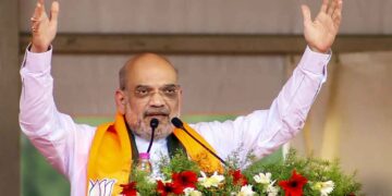 Amit Shah Targets Lalu-Rahul in Bihar Rally, Highlights 'Jungle Raj' and Promises NDA Victory. 32 thousand kidnappings, 12 massacres! Amit Shah shouted for the victory of NDA, made a direct attack on Lalu-Rahul. News Track in Hindi