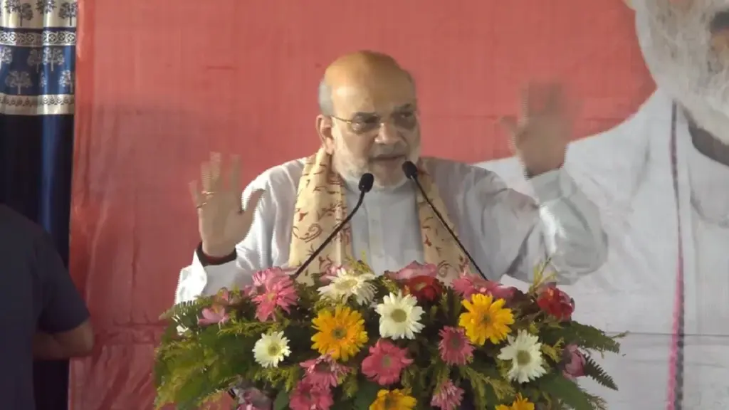 Amit Shah's Jibe At Lalu Yadav And Sonia Gandhi: Neither the CM post nor the PM post is vacant, your sons are not going to get their turn, Amit Shah takes a dig at Lalu Yadav and Sonia Gandhi.
