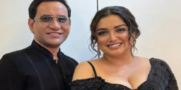Amrapali Dubey and Nirahua got the best honour, know the complete details