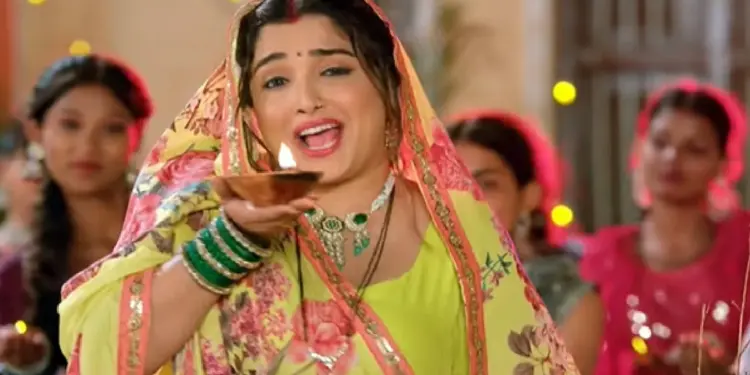 Amrapali Dubey's Diwali special song released before Diwali, you will dance as soon as you hear it.