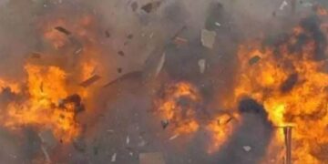 Andhra Pradesh News: Six killed in Andhra Pradesh firecracker factory explosion, CM expresses sadness. Andhra Pradesh News: Six killed in firecracker factory explosion in Andhra Pradesh, Chief Minister expressed grief. News Track in Hindi