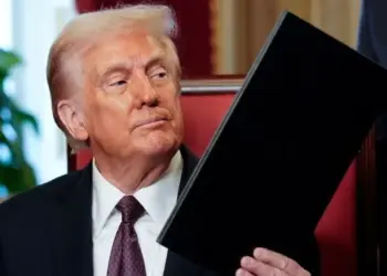 Donald Trump का एक और टैरिफ धमाका!&nbsp;ट्रकों पर लगाया 25% Tarrif, जानिए कबसे लागू होगा नया नियम ?