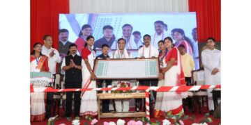 Assam: Chief Minister announces 3% reservation in government jobs for the tea tribe and tribal communities