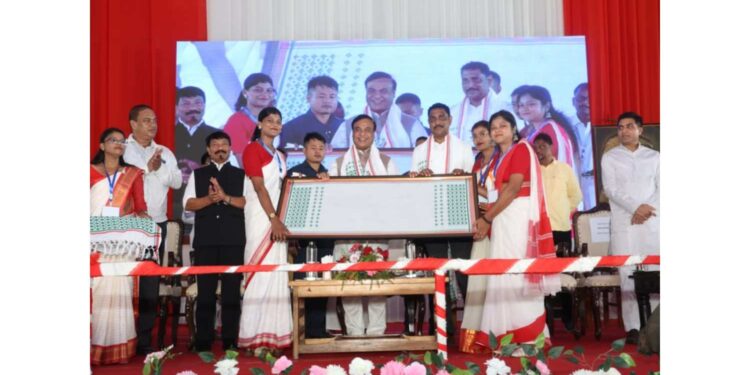 Assam: Chief Minister announces 3% reservation in government jobs for the tea tribe and tribal communities
