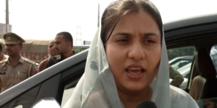 Bareilly Violence Livevideo | SP Delegation Stopped | â € ˜i love mohammadâ € ™ Poster Row | UP Communal Tension | , Bareilly Violence: From Iqra Hasan to Burke ..., Bareilly violence was stopped on the border. News Track in Hindi