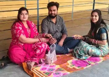 Bhai Dooj: Thousands of sisters applied Tilak to their brothers in Meerut jail, tears in their eyes