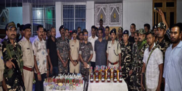 Bihar: A large number of weapons recovered in Motihari before elections, couple arrested