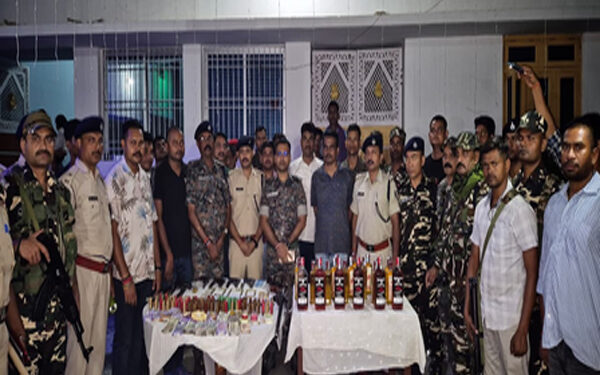Bihar: A large number of weapons recovered in Motihari before elections, couple arrested