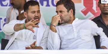 Bihar Elections 2025: Rahul Gandhi and Tejashwi Yadav Muzaffarpur Rally | Bihar Election 2025: Rahul-Tejashwi's 'Halla Bol', said in Muzaffarpur rally: Nitish's remote is in the hands of BJP, Modi does drama... News Track in Hindi