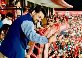 बर्थडे स्पेशल: केंद्रीय राजनीति के उतार-चढ़ाव में भी अडिग रहा अनुराग ठाकुर का जनाधार