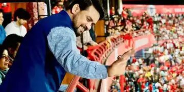 बर्थडे स्पेशल: केंद्रीय राजनीति के उतार-चढ़ाव में भी अडिग रहा अनुराग ठाकुर का जनाधार