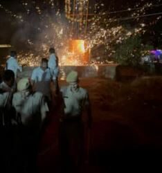 Burning of 51 feet high Ravan effigy in Chaumun, sky echoed with fireworks