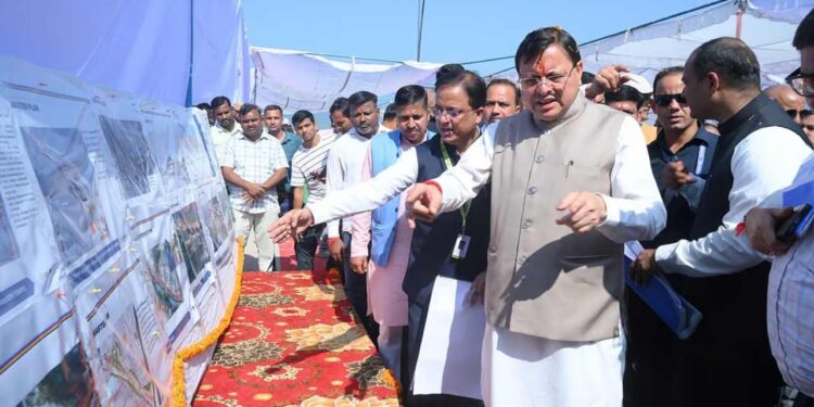 CM Dhami Inspects Sharda Corridor and Banbasa Land Port in Uttarakhand. CM Dhami inspected Sharda Corridor and Banbasa Land Port. News Track in Hindi