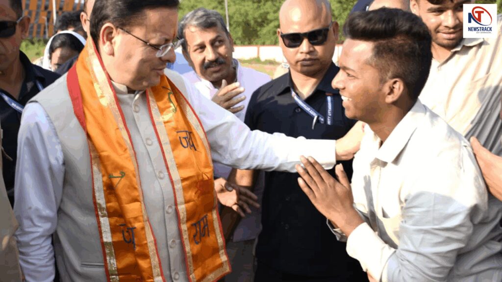 CM Pushkar Singh Dhami Holds Public Hearing in Haldwani, Addresses Citizens' Issues Directly | Chief Minister Shri Pushkar Singh Dhami met the public at Circuit House, Haldwani and heard the problems of the people. News Track in Hindi