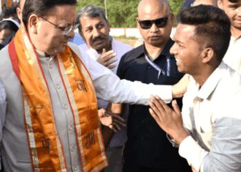 CM Pushkar Singh Dhami Holds Public Hearing in Haldwani, Addresses Citizens' Issues Directly | Chief Minister Shri Pushkar Singh Dhami met the public at Circuit House, Haldwani and heard the problems of the people. News Track in Hindi