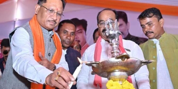 CM Sai Announces OBC Community Halls and Hostel Seat Increase. CM Sai announces new gifts for OBC in Bhanupratappur. News Track in Hindi