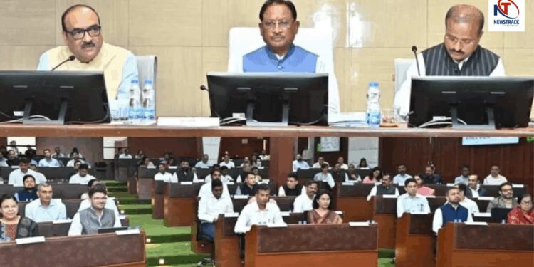 "Chhattisgarh CM Holds Early Collectors Meeting, Orders Strict Measures for Transparent Paddy Procur | Chhattisgarh News: Administration active even during holidays: CM Sai starts Collectors meeting in advance, gives strict instructions | News Track in Hindi