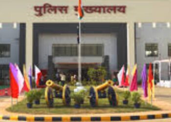 Chhattisgarh Police Reshuffle: 7 IPS Officers Transferred, 4 New SPs Appointed. Major reshuffle in Chhattisgarh Police: 7 IPS officers transferred, SP of 4 districts changed. News Track in Hindi