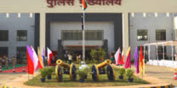 Chhattisgarh Police Reshuffle: 7 IPS Officers Transferred, 4 New SPs Appointed. Major reshuffle in Chhattisgarh Police: 7 IPS officers transferred, SP of 4 districts changed. News Track in Hindi