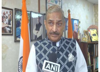 Congress leader Pramod Tiwari expressed his support on PM Modi's comment, said "We did not surrender to Naxalite forces, we fought against them"