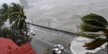 Cyclone Motha hits Chhattisgarh: Orange alert, crop loss, trains delayed. Chhattisgarh Cyclone Montha: Cyclonic storm 'Montha' hits, orange alert in Bastar. News Track in Hindi