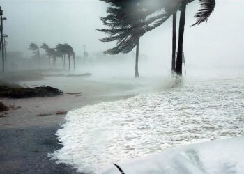 Cyclonic Storm Alert in India. IMD Issues Heavy Rain Warning, Know UP-Bihar Weather Update Today | 'Grand alert' of cyclonic storm in the country! Due to strong winds, will its impact reach UP-Bihar? IMD Update | News Track in Hindi
