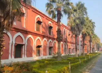 Demand to celebrate Diwali festival in Aligarh Muslim University, Holi was also organized