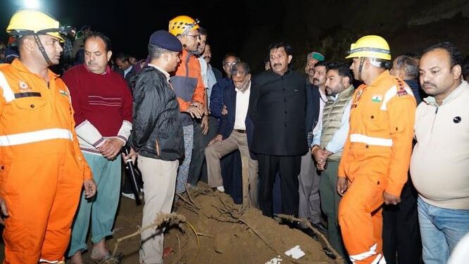 Deputy Chief Minister Mukesh Agnihotri reached Bhallu village at 1 pm, took stock of relief and rescue operations, death toll reached 16.