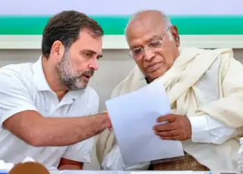 RBI और NPCI का डिजिटल धमाका: आंखों से स्कैन होगा QR कोड लेनदेन होगा अब और आसान, जानिए नयी तकनीक की पूरी डिटेल&nbsp;
