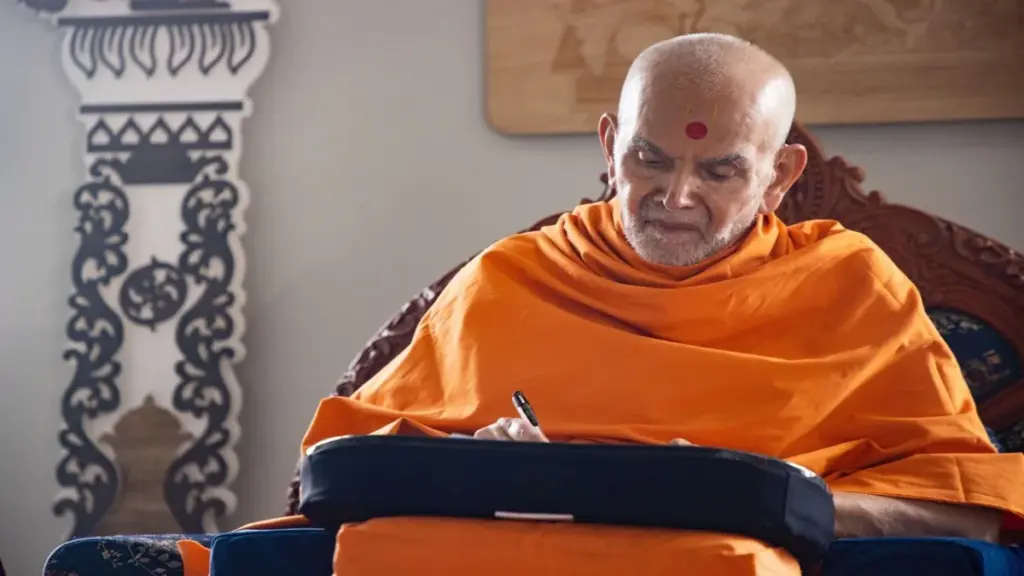 Diwali Wish By Pramukh Swami Maharaj: On Diwali, Swami Maharaj, head of BAPS Swaminarayan sect, blessed all the readers and asked them to keep doing satsang to strengthen their loyalty and rules, Pramukh Swami Maharaj of baps swaminarayan sampraday wish Diwali sends message