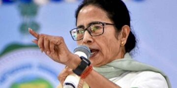 'Don't let girls go out at night', Mamata Banerjee gives shocking statement on Durgapur gangrape