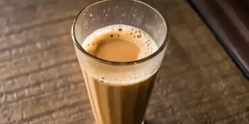 Drinking very hot tea can be costly, scientists said there is a risk of cancer