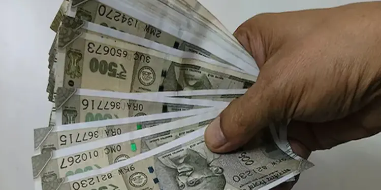 Dubai: Cheating of 6.25 lakh rupees by promising job: youth's family in panic, police investigation continues