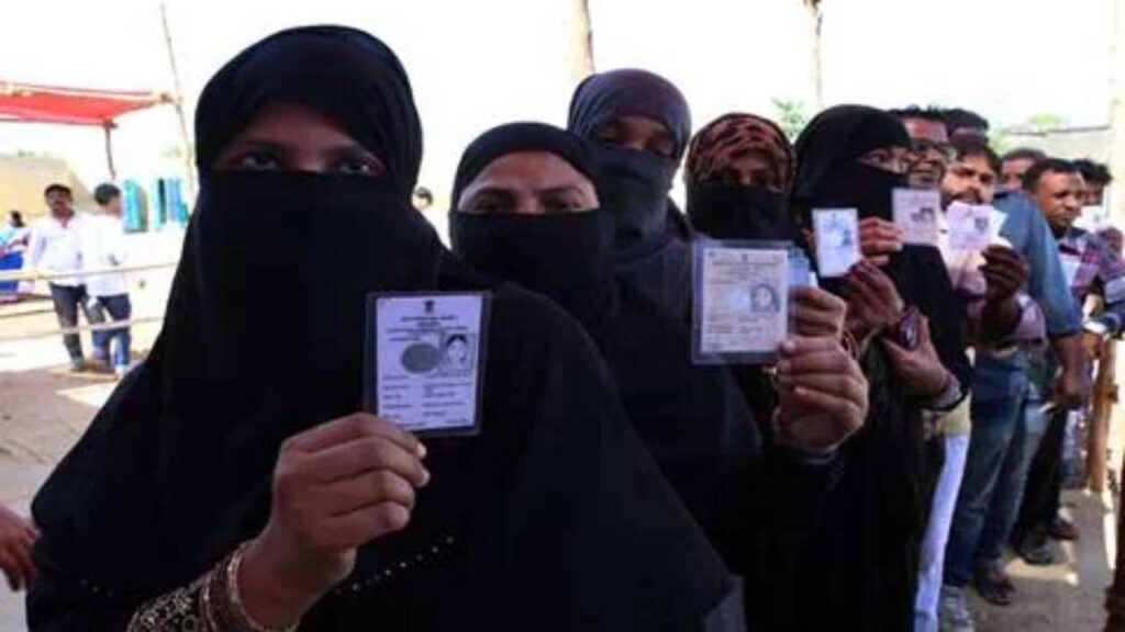 EC's Smart Plan for Bihar Elections: Ensuring Secure and Private Voting for Burqa-waiting women | Masterstroke of EC! A special plan made for women who vote in the burqa, there will be no ruckus now. News Track in Hindi