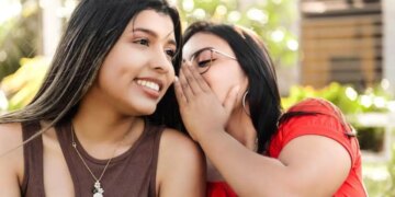 सफलता और शांति के लिए जरूरी! ये 5 बातें कभी भी किसी को न बताएं, वरना बदल सकती है आपकी पूरी जिंदगी