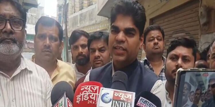 Firozabad MP Akshay Yadav slams BJP over SIR and vote manipulation. Firozabad News: SP MP Akshay Yadav said, 'BJP is stealing votes in elections'. News Track in Hindi