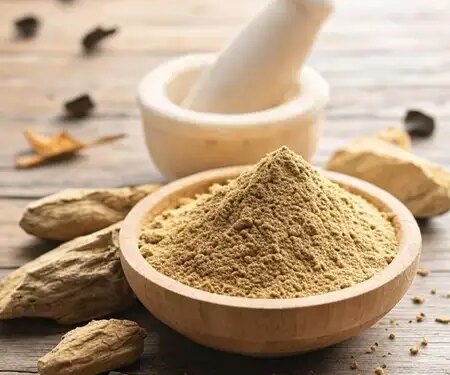 Get new life in your hair with Multani Mitti, along with cleaning the scalp, dandruff will also go away.