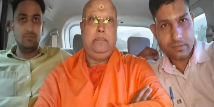 Godman Chaitanyand Saraswati of Delhi was preparing to send girls to Sheikh of Dubai, revealed in WhatsApp chat
