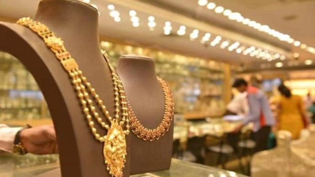 Gold And Silver Price Today: The trend of rise in the price of gold and silver continues, there is no possibility of decline next year too!, Gold And Silver Price again high Today know how much surge seen in future trading on mcx