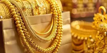 Gold-Silver Price : त्यौहारी सीजन के जाते ही औंधे मुंह गिरा&nbsp;दाम!&nbsp;गोल्ड में 12 तो 26 तक लुढ़के चांदी के भाव, जानिए कितना है ताजा रेट&nbsp;
