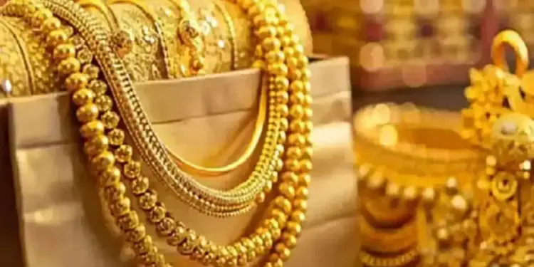 Gold-Silver Price : त्यौहारी सीजन के जाते ही औंधे मुंह गिरा&nbsp;दाम!&nbsp;गोल्ड में 12 तो 26 तक लुढ़के चांदी के भाव, जानिए कितना है ताजा रेट&nbsp;