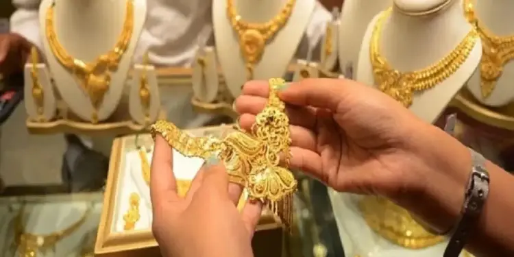 Gold-Silver Price : अक्टूबर के आखिरी दिन सोने-चांदी के दामों में क्या हुआ बदलाव ? खरीदने से पहले जाने 24K से 14K गोल्ड के दाम&nbsp;